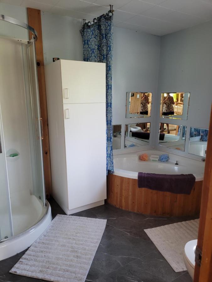 Le Gîte Du Gardien Blanc Saint-David-de-Falardeau Extérieur photo